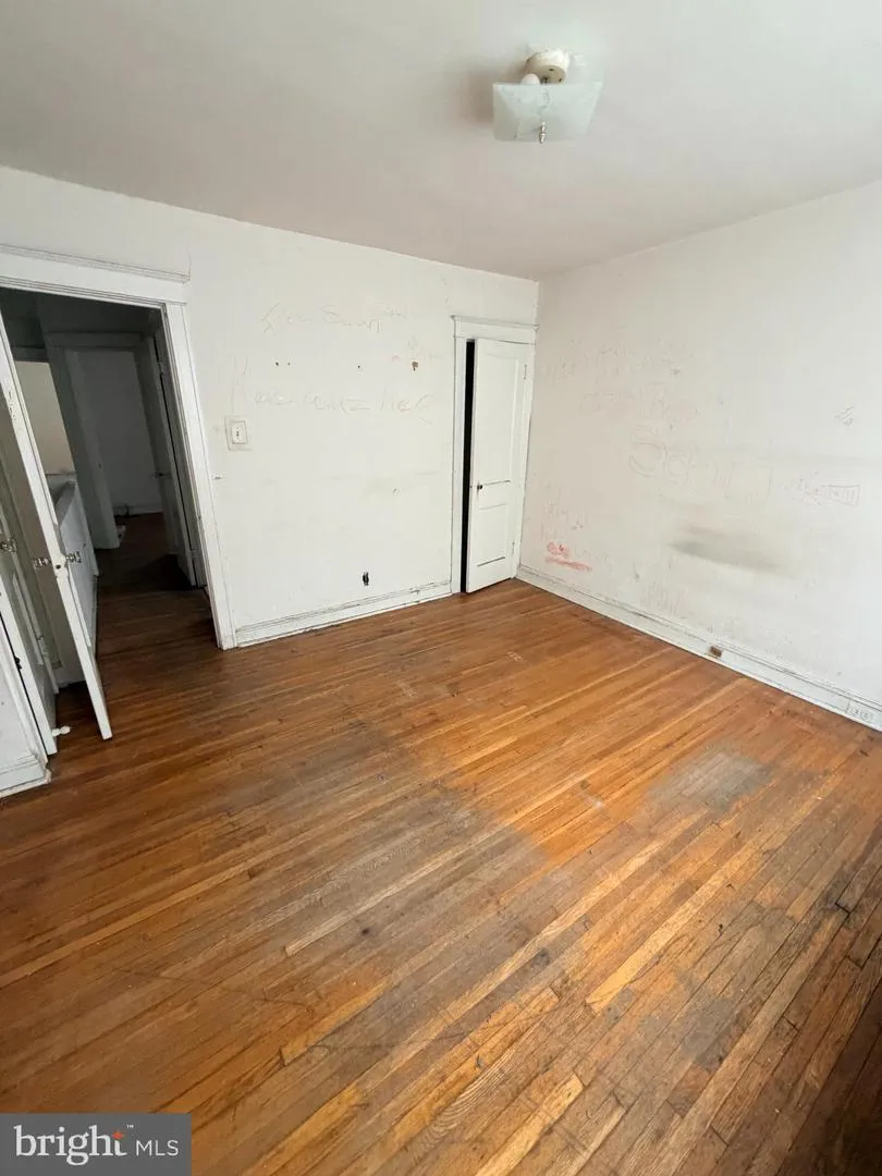 6233 BOUVIER STREET Philadelphia, PA 19141