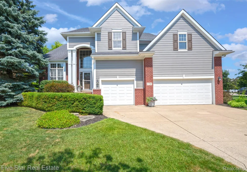 1750 Cheshire Lane Commerce Charter Township, MI 48382