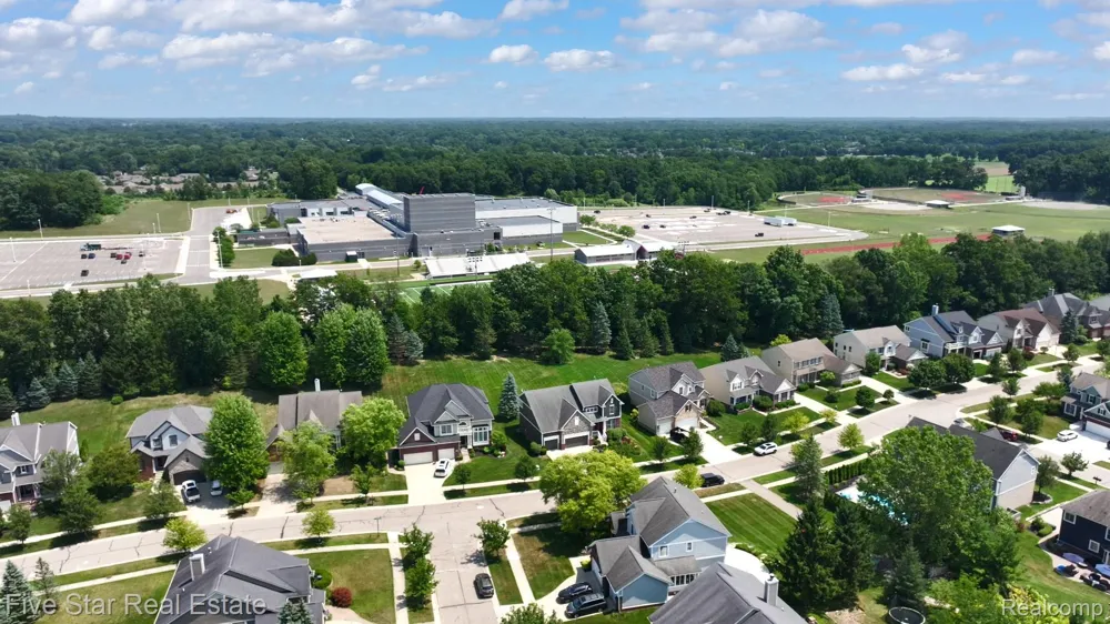 1750 Cheshire Lane Commerce Charter Township, MI 48382