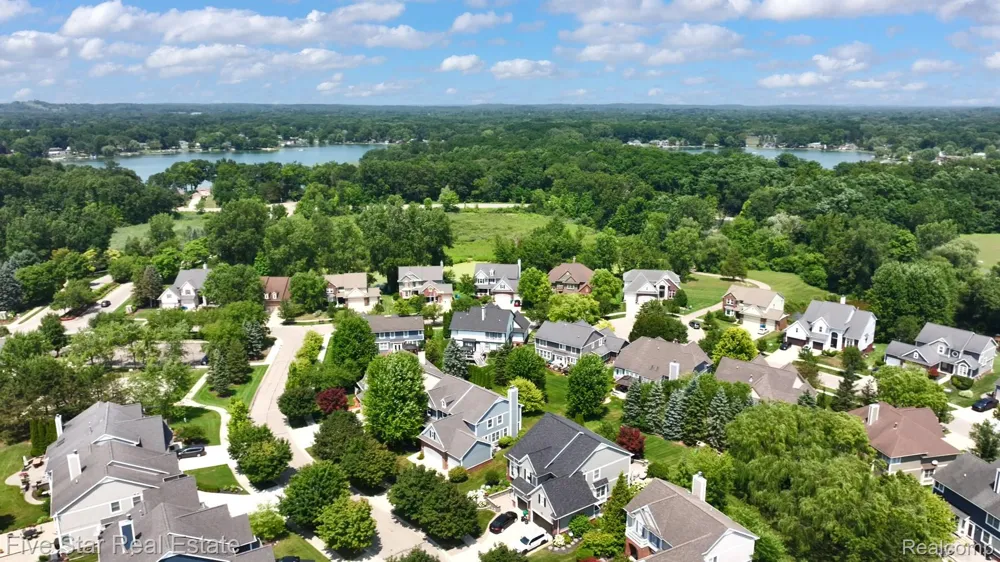 1750 Cheshire Lane Commerce Charter Township, MI 48382
