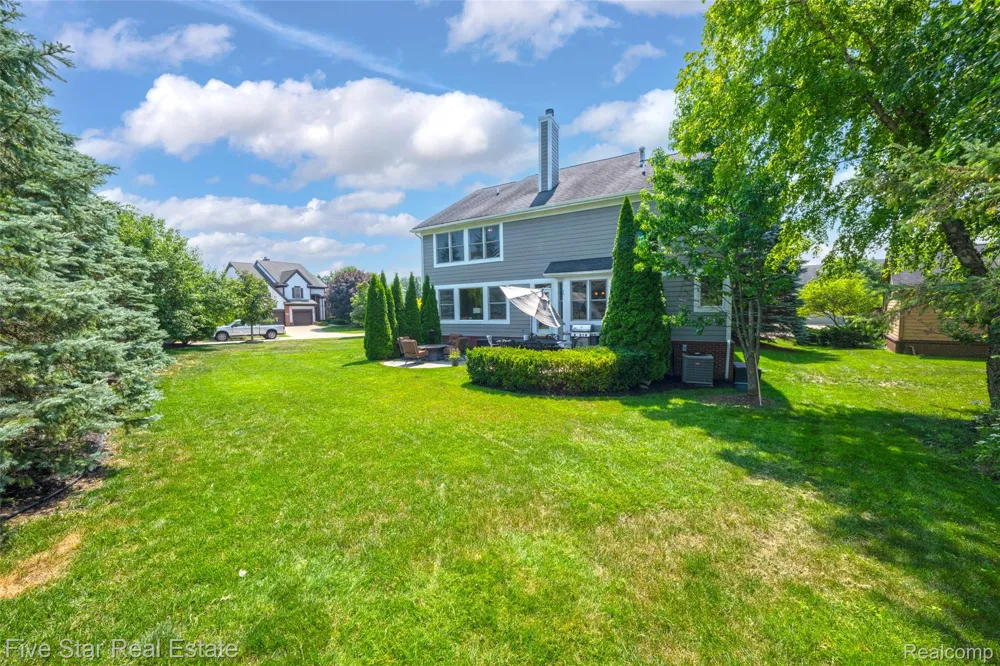 1750 Cheshire Lane Commerce Charter Township, MI 48382