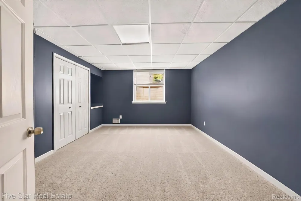 1750 Cheshire Lane Commerce Charter Township, MI 48382