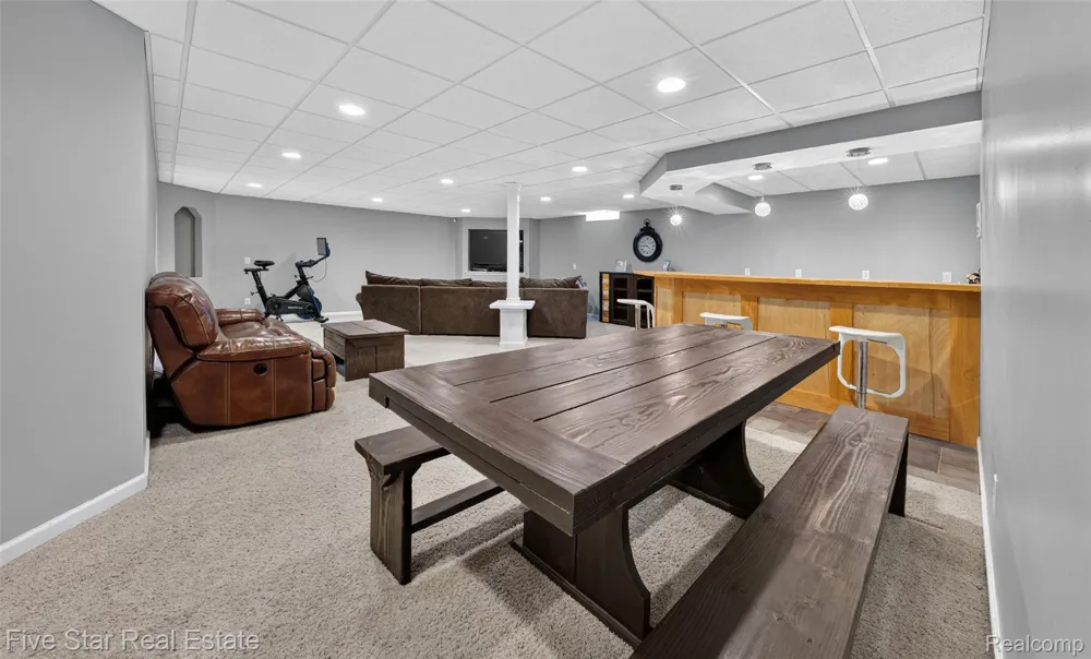 1750 Cheshire Lane Commerce Charter Township, MI 48382