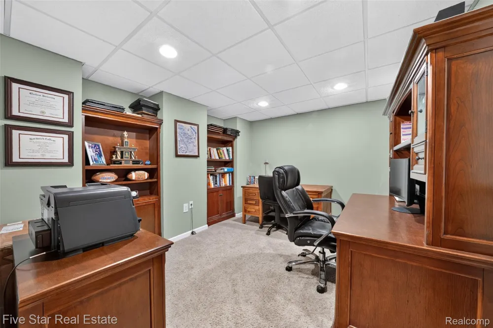 1750 Cheshire Lane Commerce Charter Township, MI 48382
