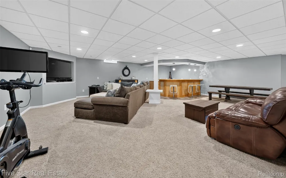 1750 Cheshire Lane Commerce Charter Township, MI 48382