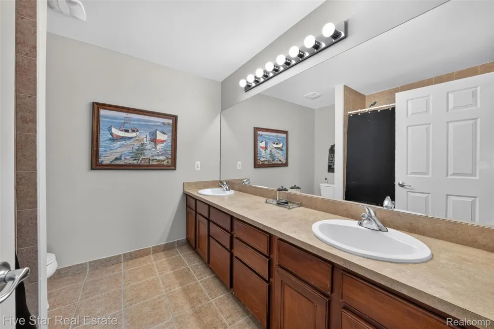 1750 Cheshire Lane Commerce Charter Township, MI 48382