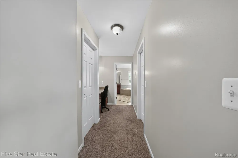 1750 Cheshire Lane Commerce Charter Township, MI 48382