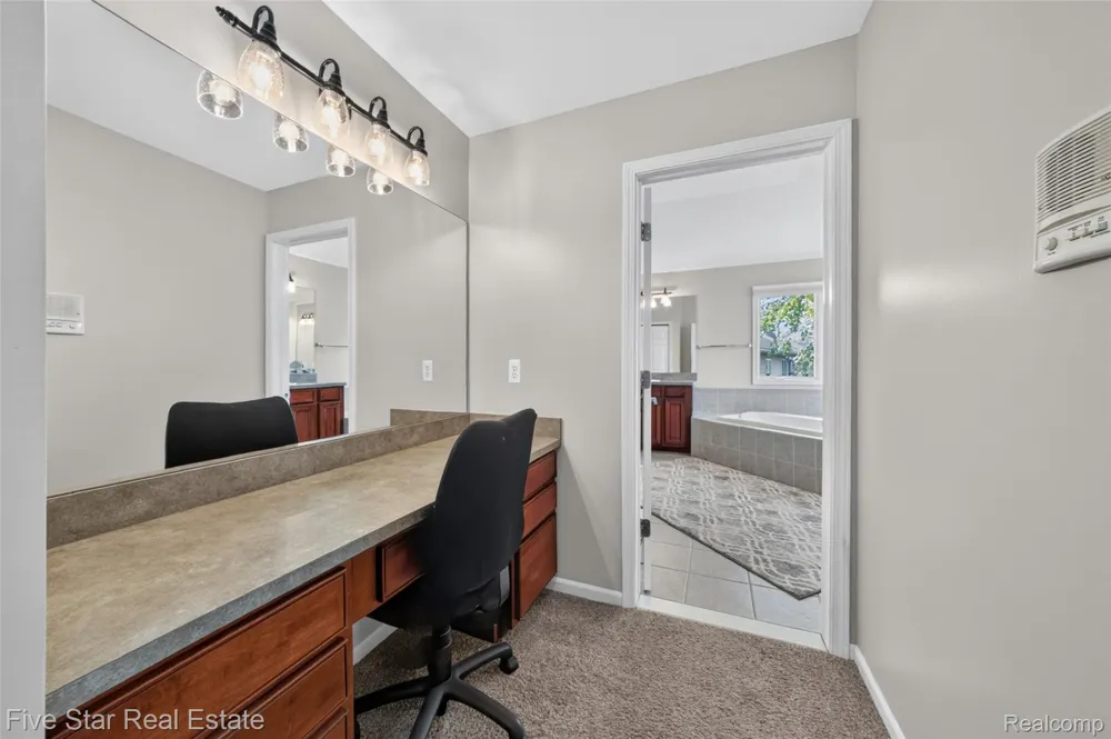 1750 Cheshire Lane Commerce Charter Township, MI 48382