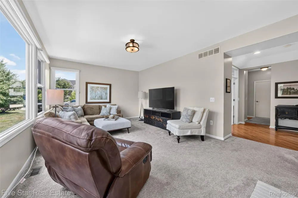 1750 Cheshire Lane Commerce Charter Township, MI 48382