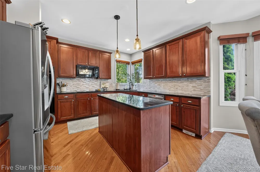 1750 Cheshire Lane Commerce Charter Township, MI 48382