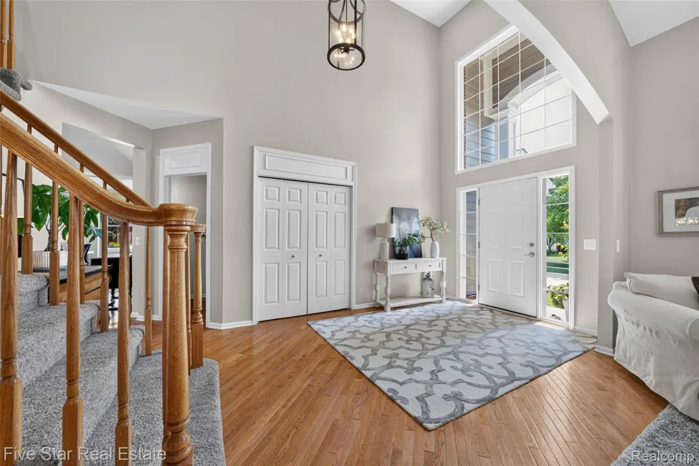 1750 Cheshire Lane Commerce Charter Township, MI 48382