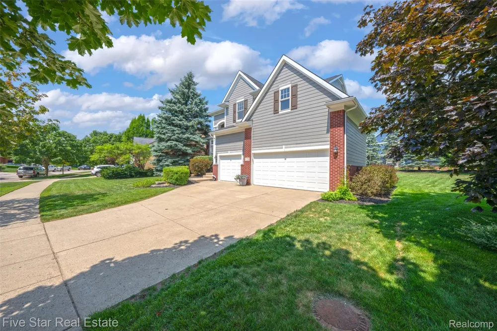 1750 Cheshire Lane Commerce Charter Township, MI 48382