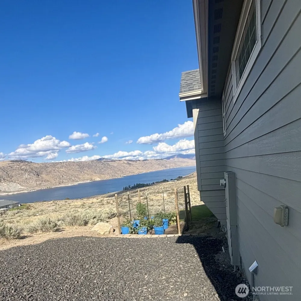 45720 Geostar Drive Grand Coulee, WA 99133