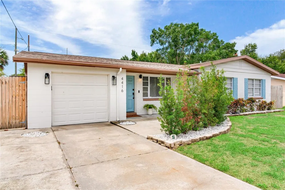 4416 W BAY COURT AVENUE Tampa, FL 33611