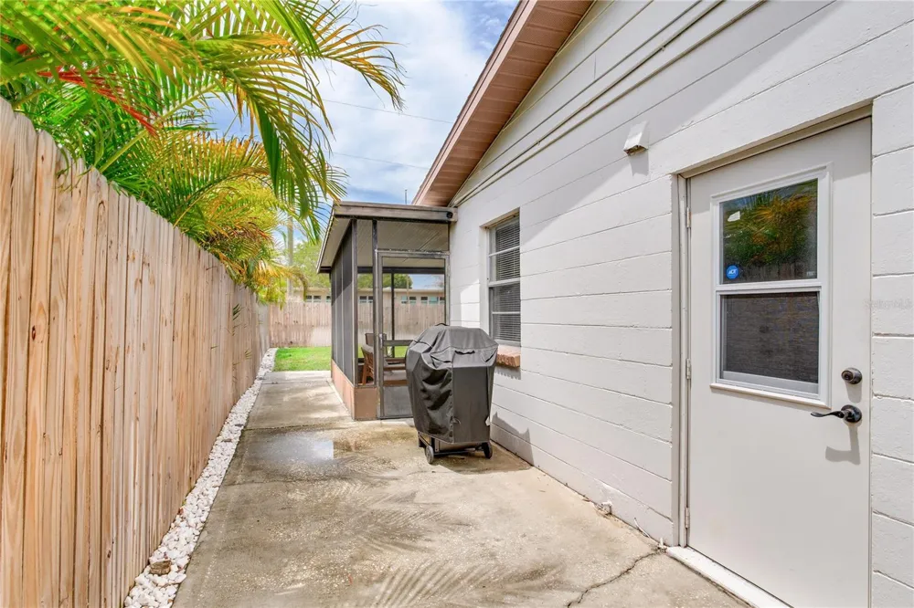 4416 W BAY COURT AVENUE Tampa, FL 33611
