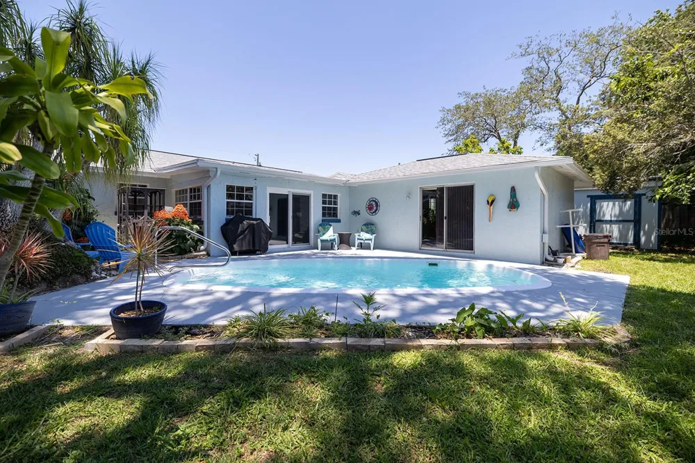 2553 NORDMAN AVENUE New Smyrna Beach, FL 32168
