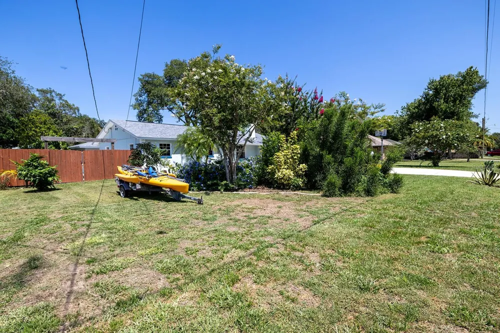 2553 NORDMAN AVENUE New Smyrna Beach, FL 32168