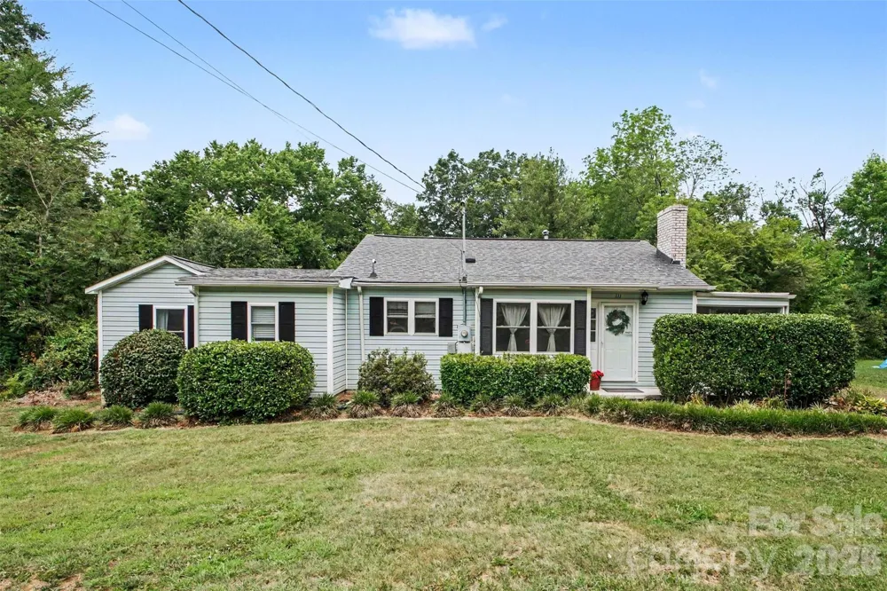 111 Cove Avenue Mount Holly, NC 28120