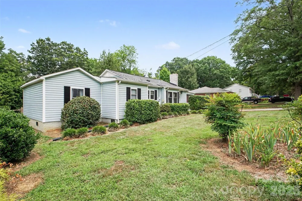 111 Cove Avenue Mount Holly, NC 28120