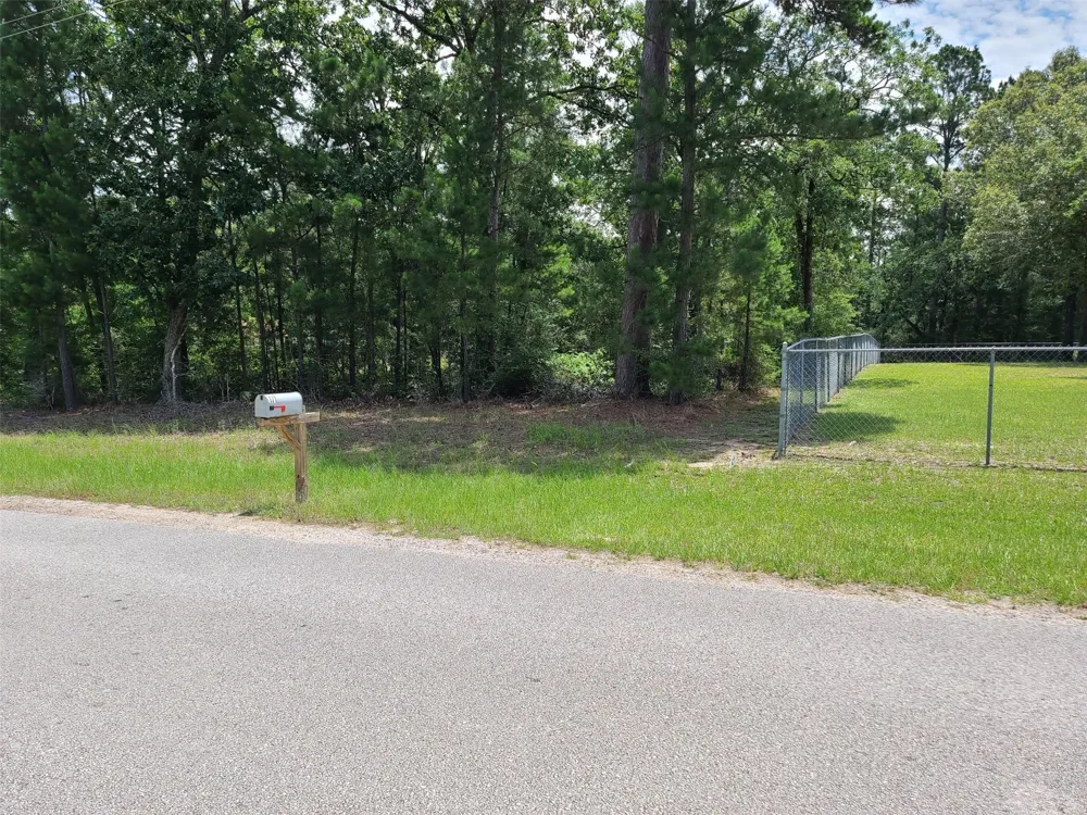 Lakeside Drive Huntsville, TX 77320