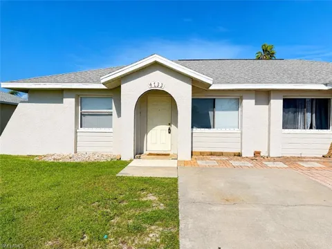 4135 SW 7th Place