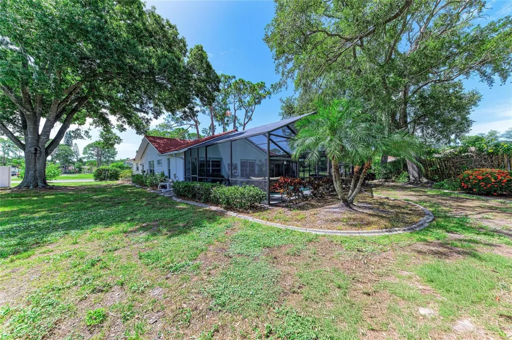 3980 LEMONWOOD DRIVE Sarasota, FL 34232