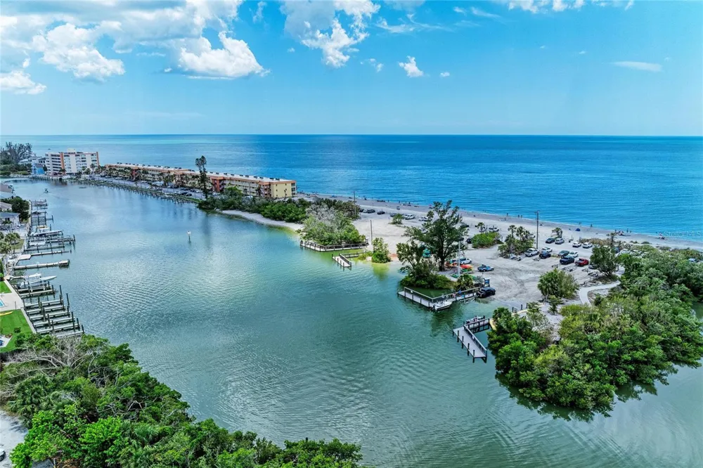 3980 LEMONWOOD DRIVE Sarasota, FL 34232