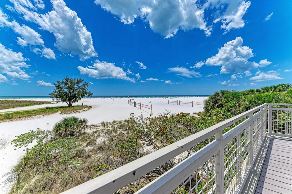 3980 LEMONWOOD DRIVE Sarasota, FL 34232