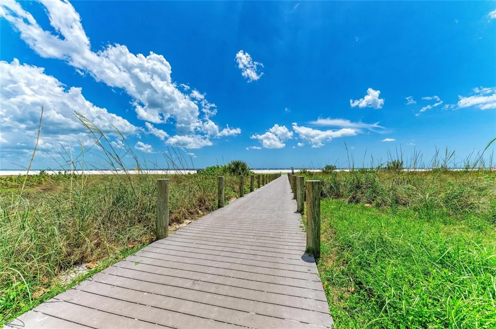 3980 LEMONWOOD DRIVE Sarasota, FL 34232