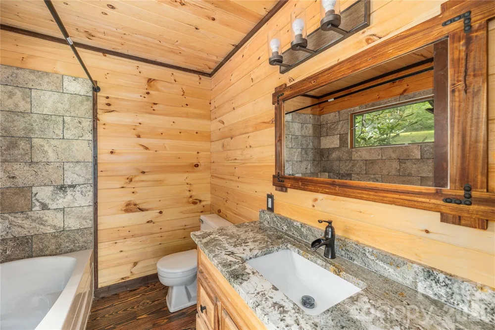 171 Jade Drive Clyde, NC 28721