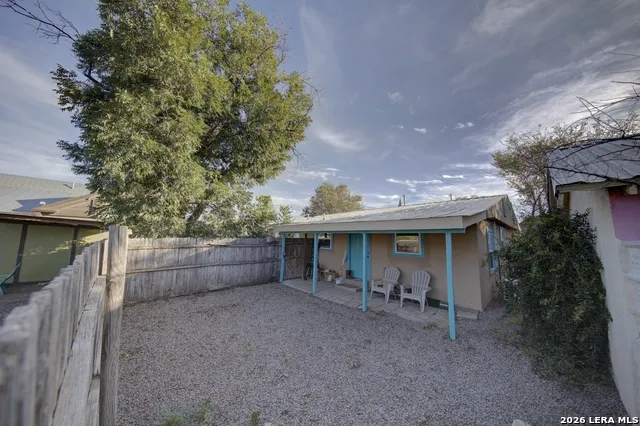 405 W Avenue E Alpine, TX 79830