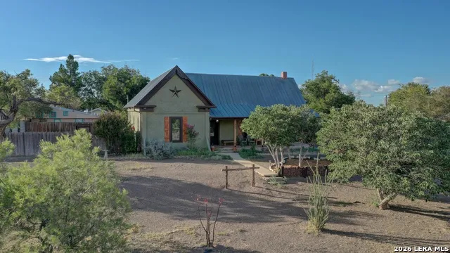 405 W Avenue E Alpine, TX 79830