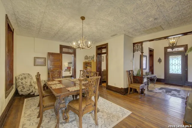 405 W Avenue E Alpine, TX 79830