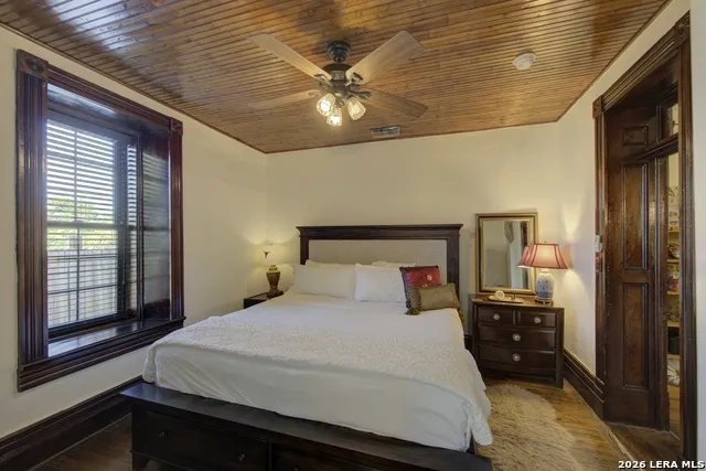 405 W Avenue E Alpine, TX 79830