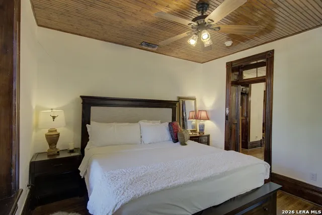 405 W Avenue E Alpine, TX 79830