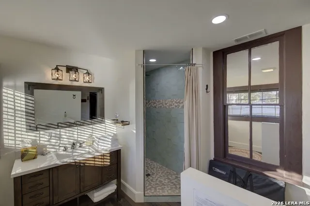 405 W Avenue E Alpine, TX 79830