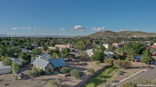 405 W Avenue E Alpine, TX 79830