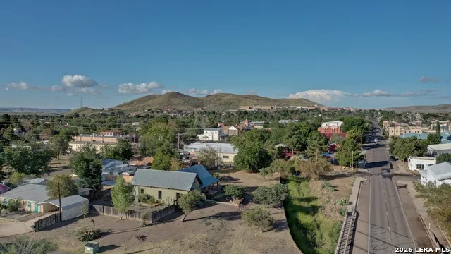 405 W Avenue E Alpine, TX 79830