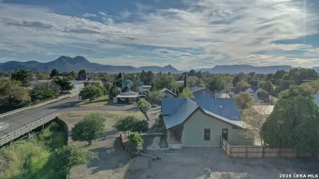 405 W Avenue E Alpine, TX 79830