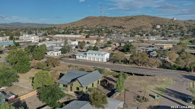 405 W Avenue E Alpine, TX 79830