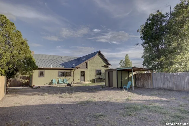 405 W Avenue E Alpine, TX 79830