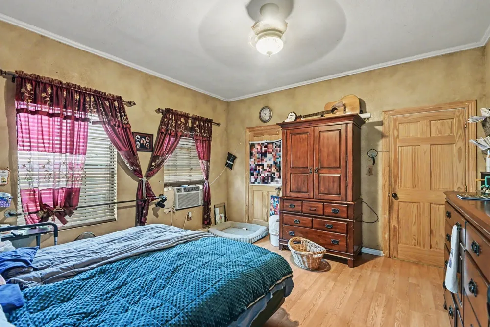 1060 County Road 4360 Decatur, TX 76234