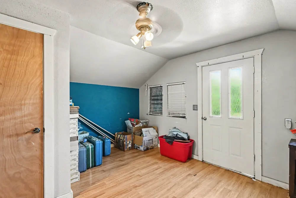 1060 County Road 4360 Decatur, TX 76234