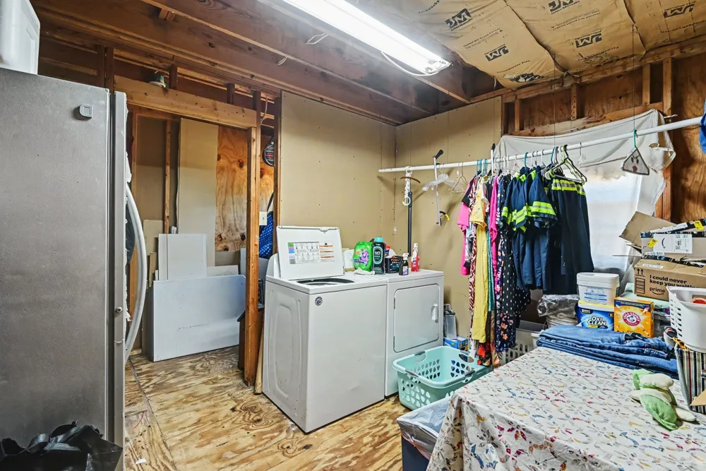1060 County Road 4360 Decatur, TX 76234