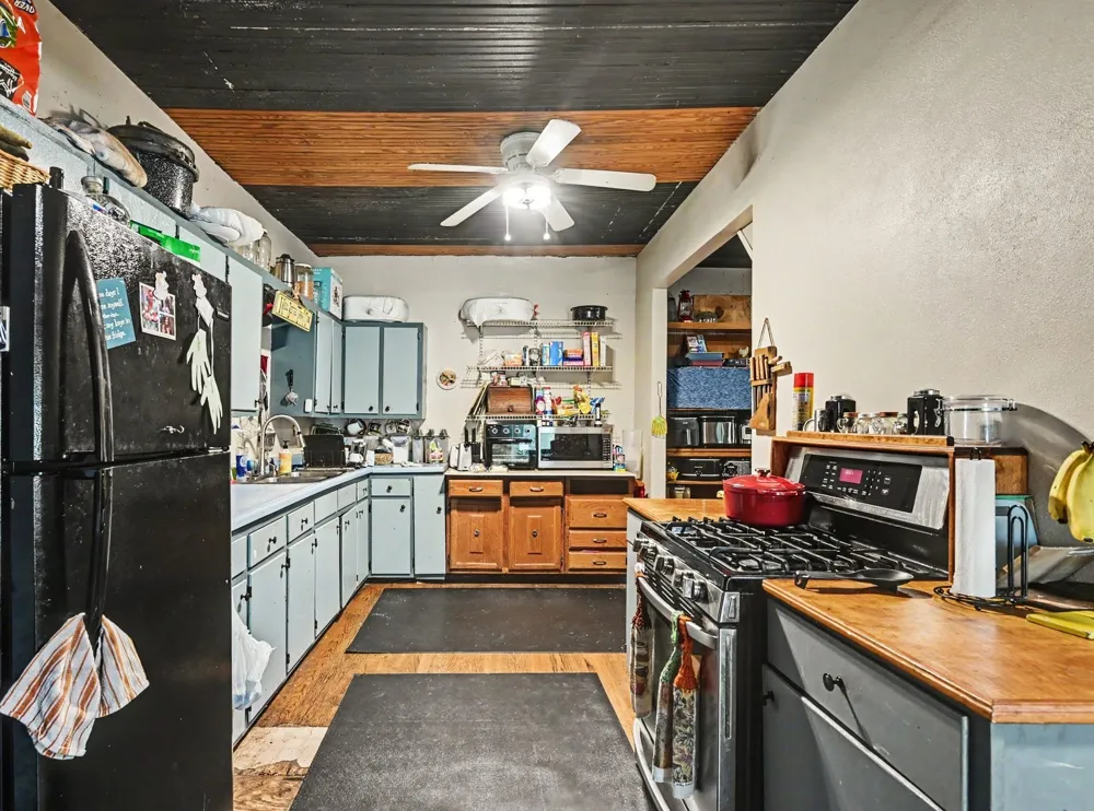 1060 County Road 4360 Decatur, TX 76234