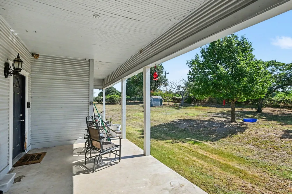 1060 County Road 4360 Decatur, TX 76234