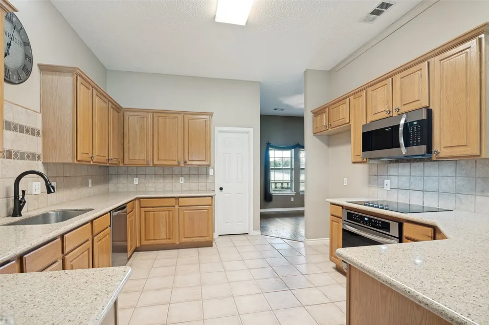 6630 Meadow Ridge Circle Nevada, TX 75173