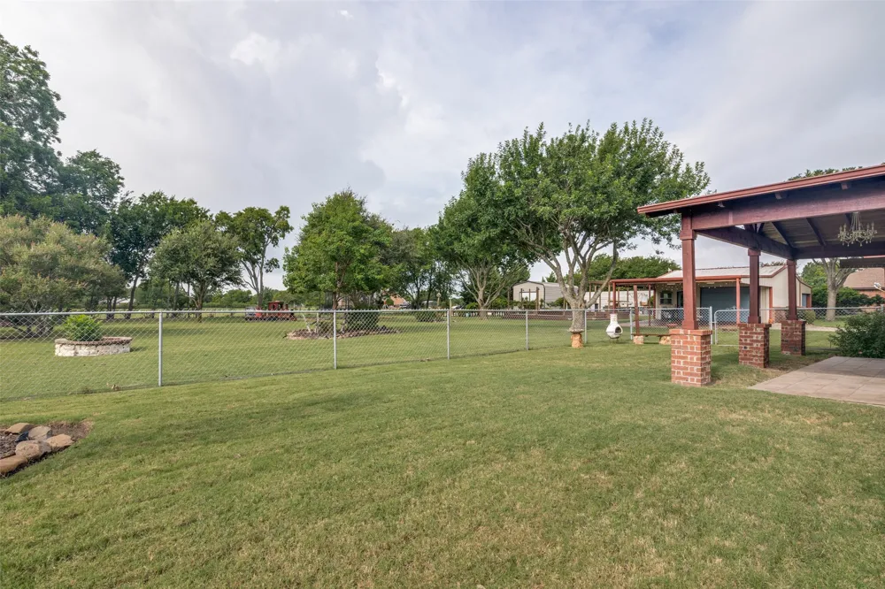 6630 Meadow Ridge Circle Nevada, TX 75173