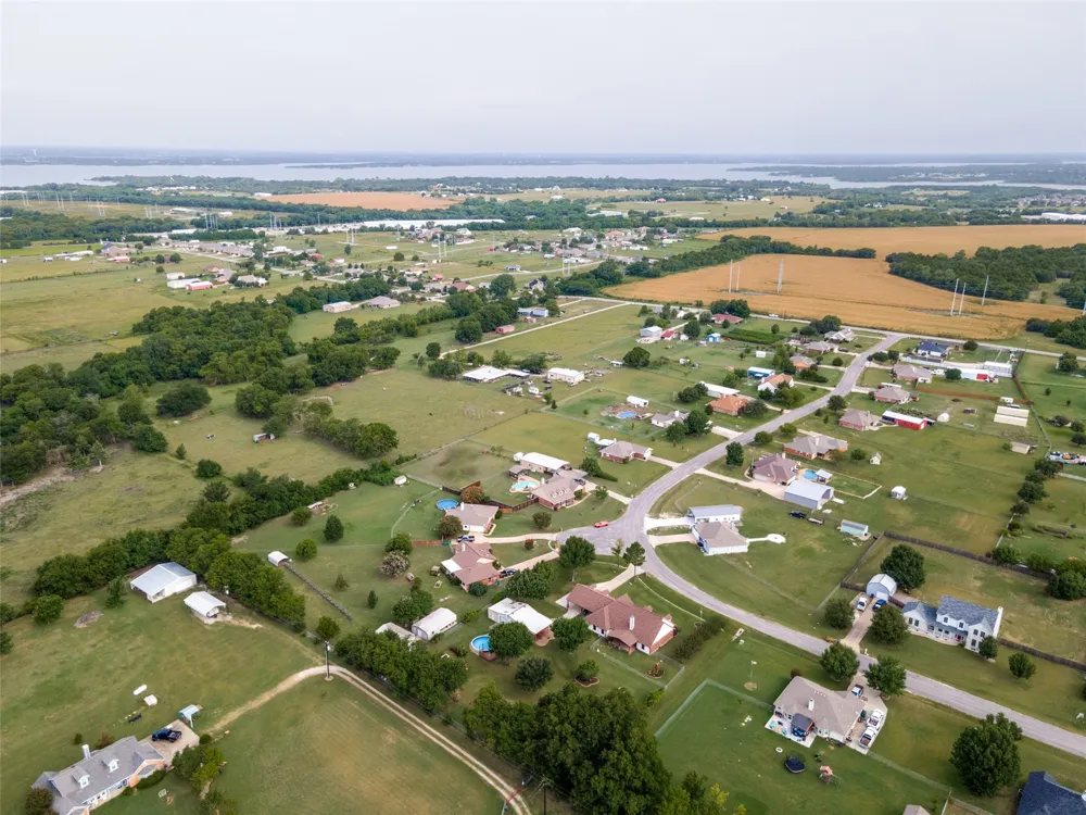 6630 Meadow Ridge Circle Nevada, TX 75173
