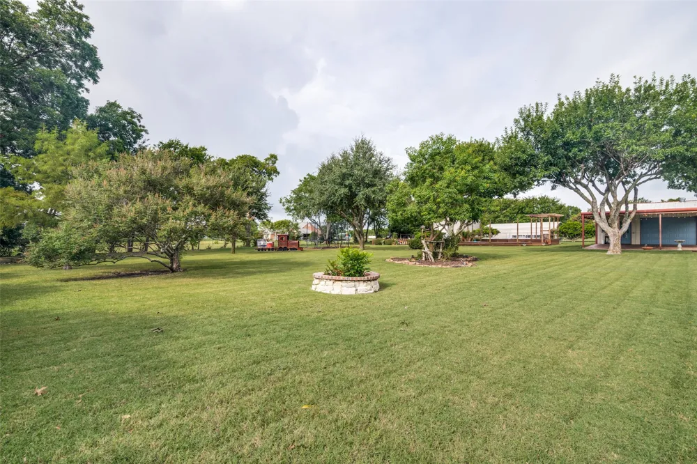 6630 Meadow Ridge Circle Nevada, TX 75173